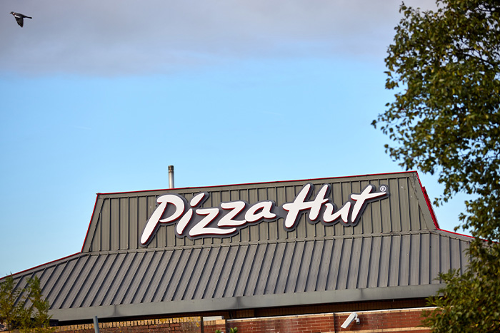 LakesideVillage PizzaHut Gallery1